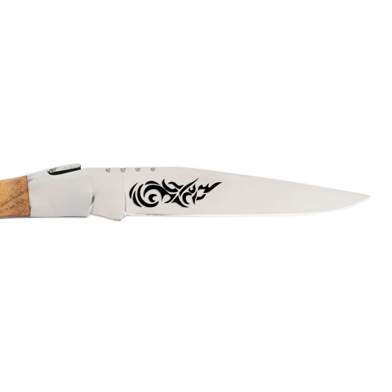 Couteau pliable design Maori personnalisé