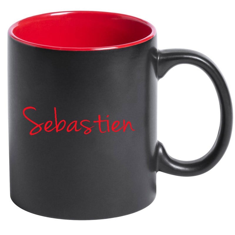 Mug noir et rouge gravé