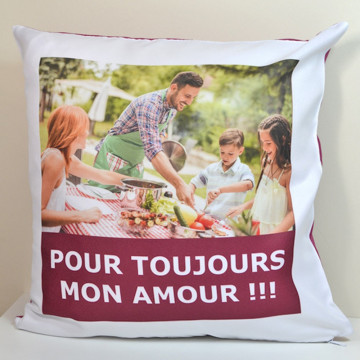 Coussin blanc et fuchsia personnalisable