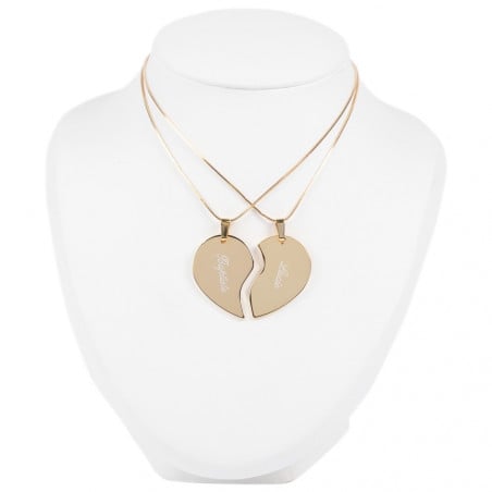 Gravure texte sur collier coeur