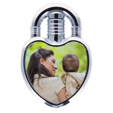 Briquet à gaz en forme de coeur personnalisable photo