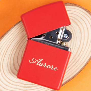 Briquet Zippo rouge mat personnalisé