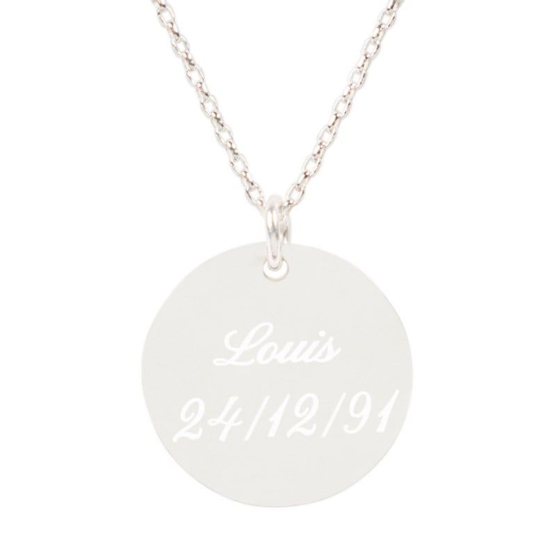Collier rond en argent gravé