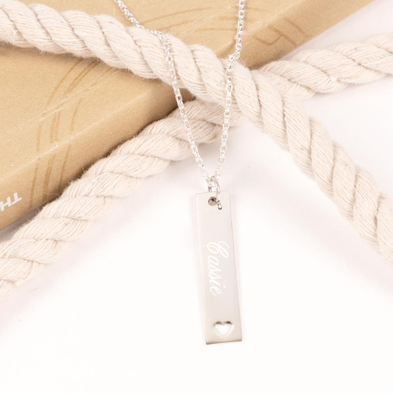 Collier plaque verticale coeur en argent personnalisable