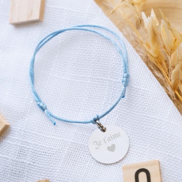 Bracelet rond en argent gravé avec cordon ajustable bleu clair