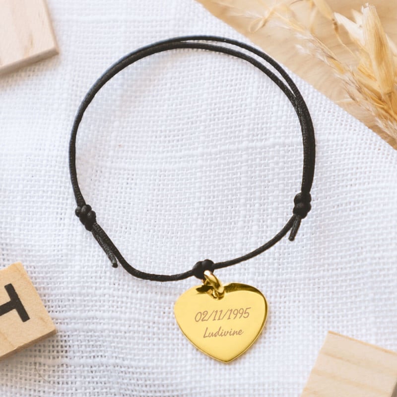 Bracelet cordon noir avec cœur plaqué or personnalisable