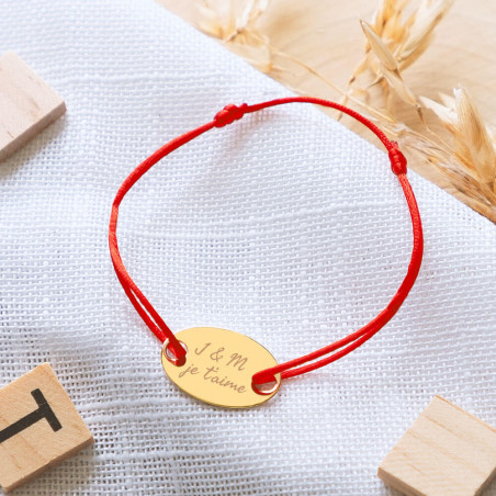 Bracelet ovale plaqué or avec cordon rouge personnalisé
