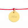 Bracelet cordon rouge avec médaille rond plaqué or gravure texte
