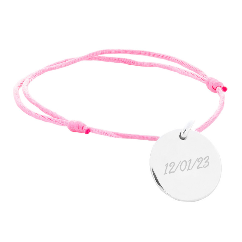 Bracelet rose avec médaillon rond en argent gravé