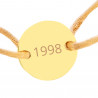Bracelet petit rond plaqué or gravure texte avec cordon beige