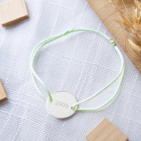 Bracelet cordon vert avec petit rond en argent personnalisé