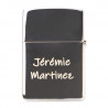 Gravure texte sur briquet zippo