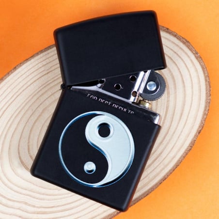 Zippo yin yang noir gravé