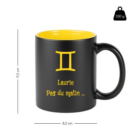 Tasse noire et jaune avec dessin et texte à personnaliser