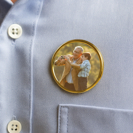Pin's rond doré personnalisé