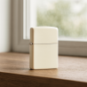 Briquet crème Zippo gravé