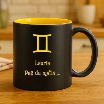 Mug noir et jaune prénom personnalisé