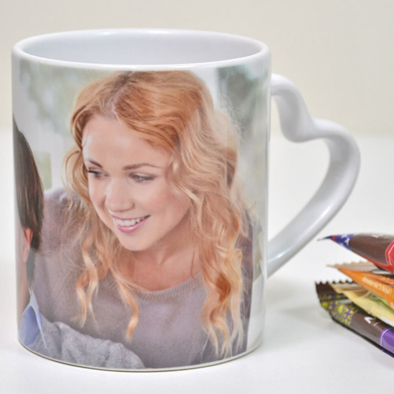 Mug blanc personnalisé avec anse cœur