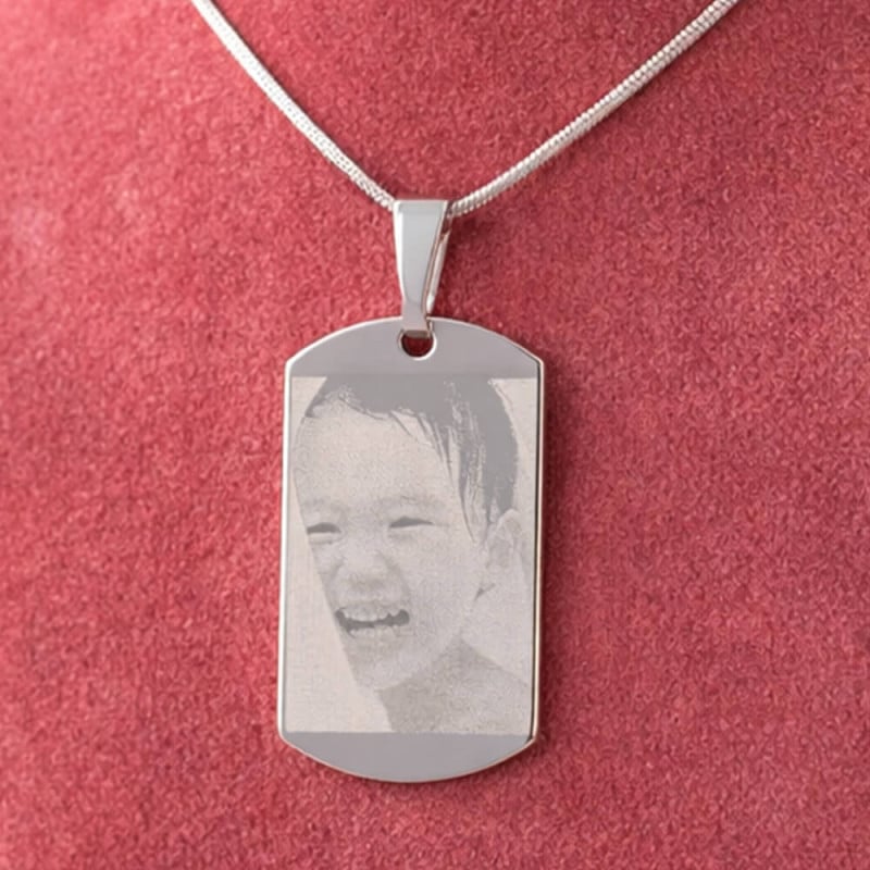 Pendentif plaque gravé
