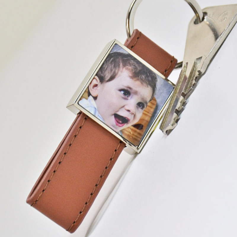 Porte clé cuir long carré brun personnalisé