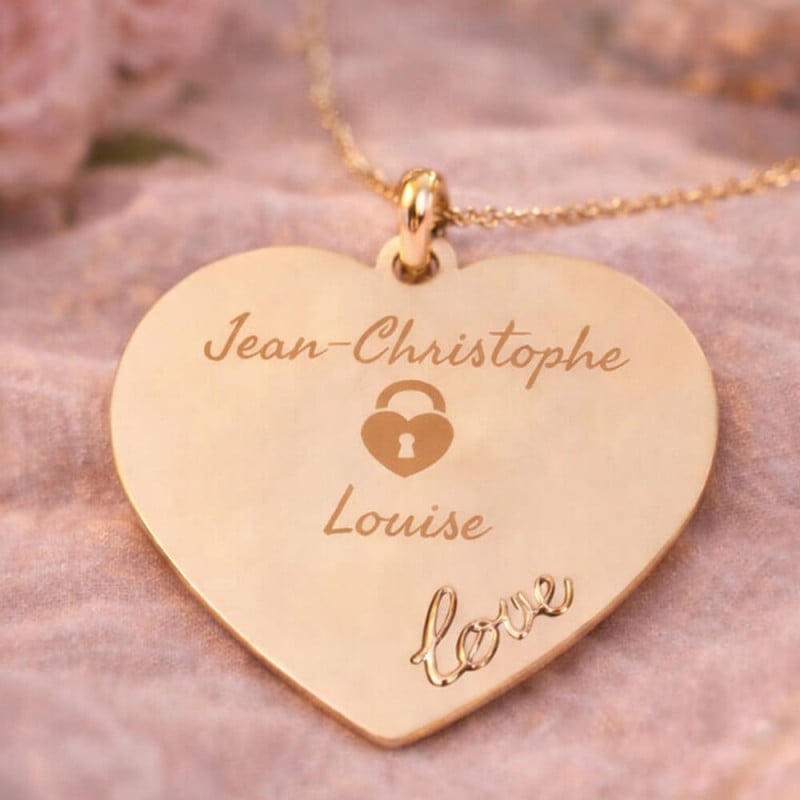 Collier cœur Love plaqué or gravé