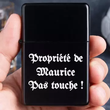 Briquet noir gravé personnalisé