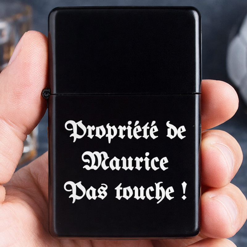 Briquet noir gravé personnalisé