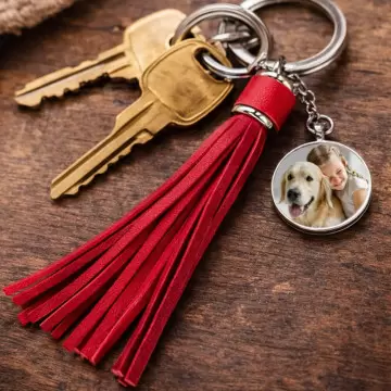 Porte clé long plumeau rouge personnalisé