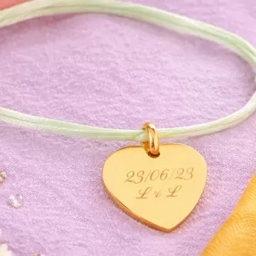 Bracelet cordon médaille cœur gravé