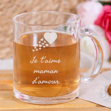 Tasse en verre gravée