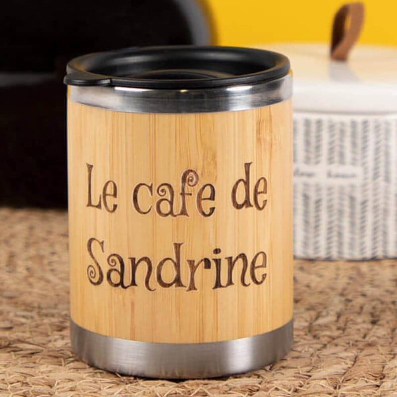 Mug en bois gravé personnalisé