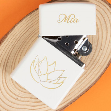 Briquet Zippo blanc gravé