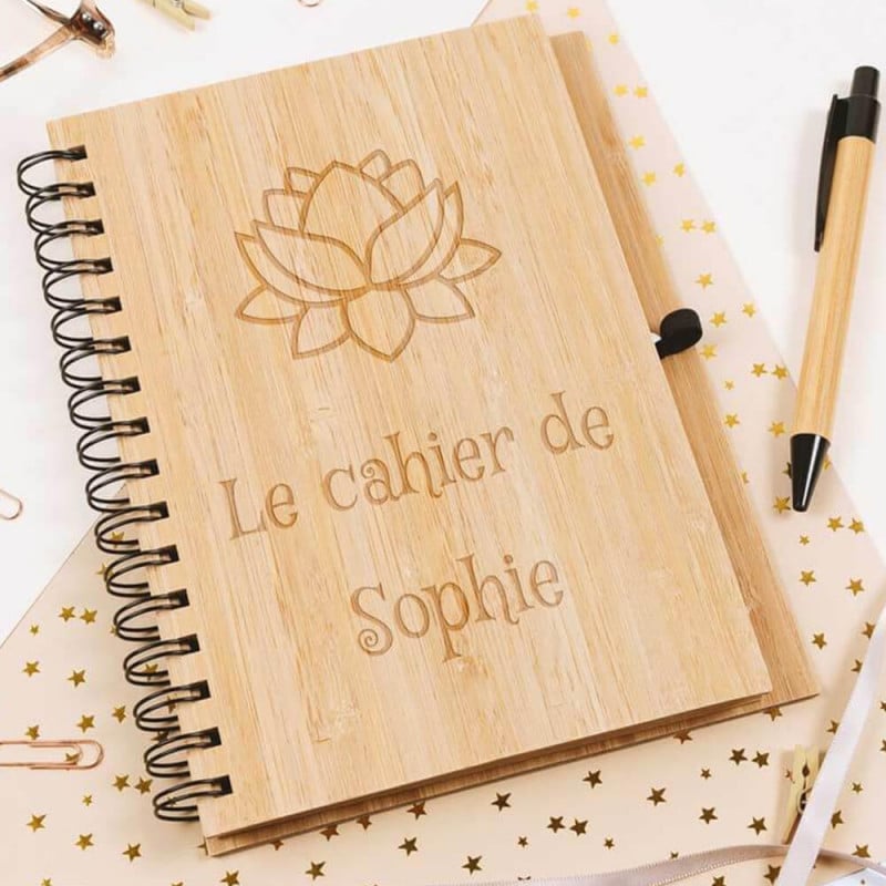 Cahier et crayon en bois personnalisé gravé