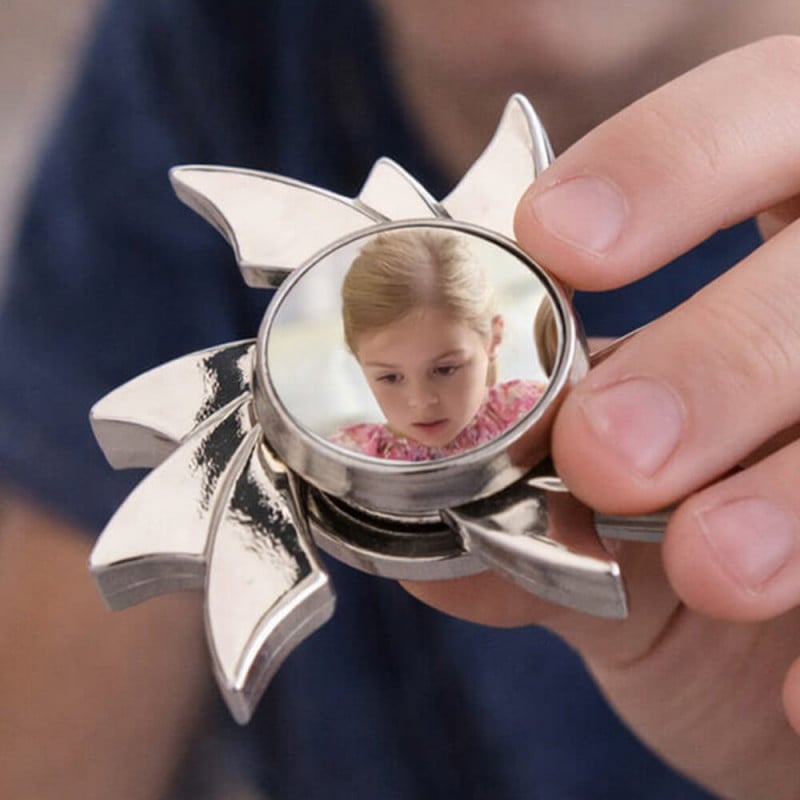 Hand spinner original photo