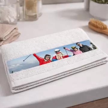 Serviette blanche éponge invitée personnalisée photo