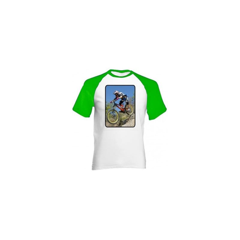 Tee shirt manches vertes photo