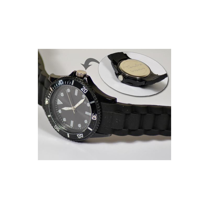 Montre plastique noire avec gravure texte