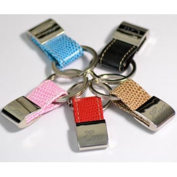 Mini porte clé en cuir gravé