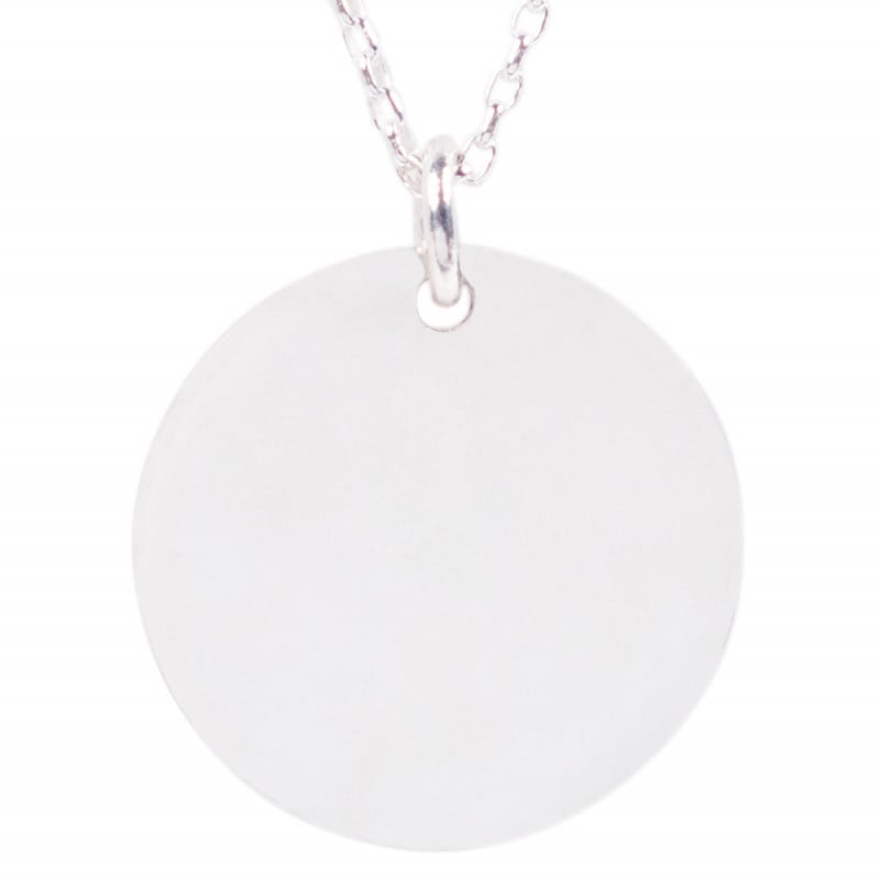 Collier rond en argent gravé